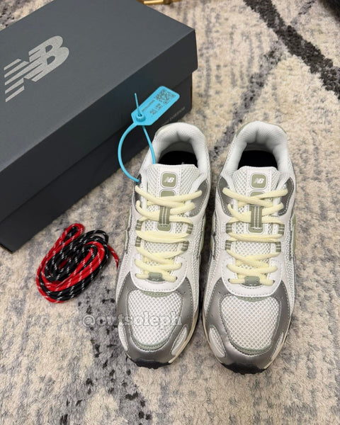 NB204L 'Silver Mettalic Sage' For Men & Women