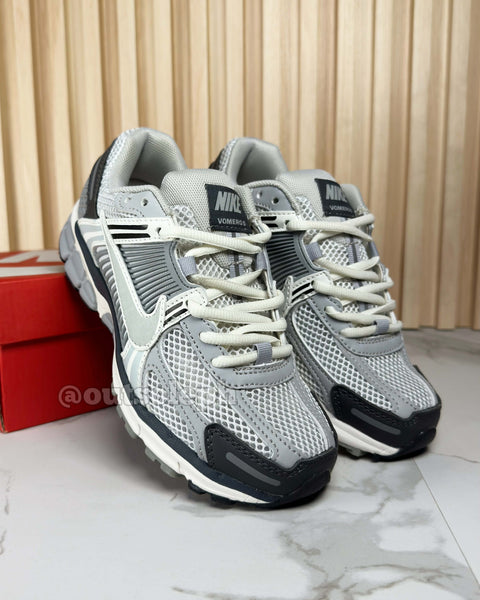 Vomero 5 'Pure Platinum Silver Grey'  For Men & Women