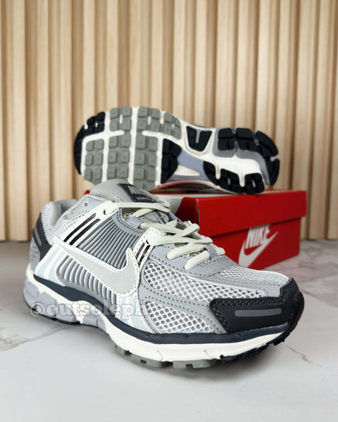 Vomero 5 'Pure Platinum Silver Grey'  For Men & Women
