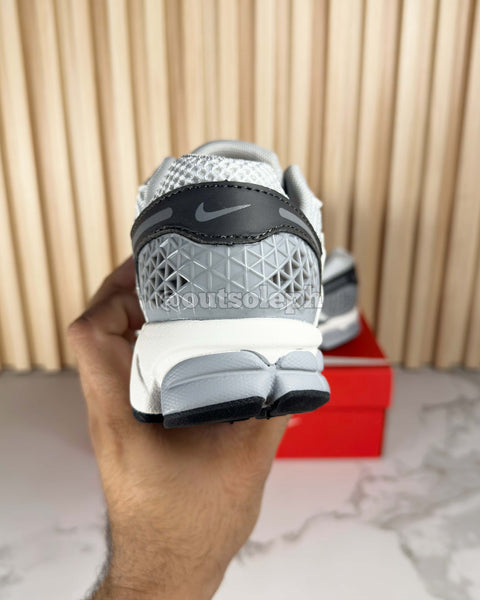 Vomero 5 'Pure Platinum Silver Grey'  For Men & Women
