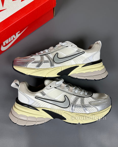V2K 'Summit White Metallic White'  For Men & Women
