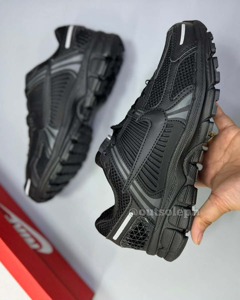Vomero 5 'Triple Black' For Men & Women