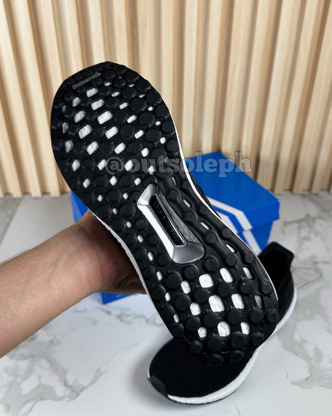 Ultraboost 4.0 'Black' For Men & Women