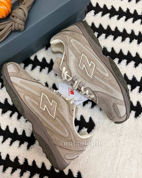 NB204L 'Mushroom Arid Stone' For Men & Women