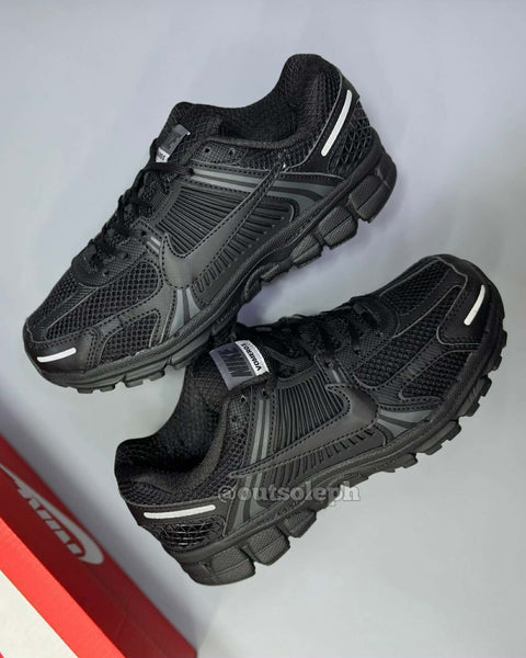 Vomero 5 'Triple Black' For Men & Women